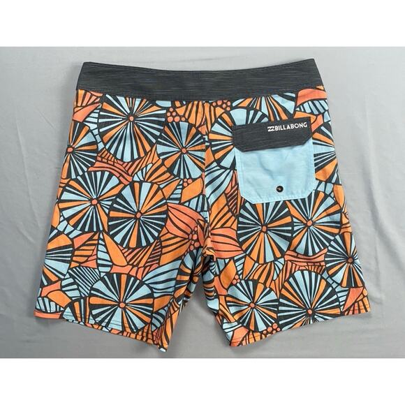 Billabong Platinum-X Sundays Quick Dry Board Shorts. Abstract Floral, Men's 32. - Picture 4 of 5